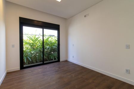 Casa de condomínio à venda com 240m², 3 quartos e 4 vagasSuíte 3