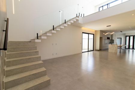 Casa de condomínio à venda com 240m², 3 quartos e 4 vagasSala