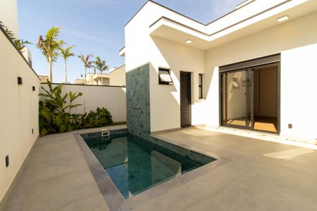 Casa de condomínio à venda com 240m², 3 quartos e 4 vagasÁrea Externa