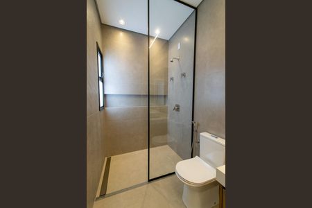 Casa de condomínio à venda com 240m², 3 quartos e 4 vagasBanheiro da Suíte 1