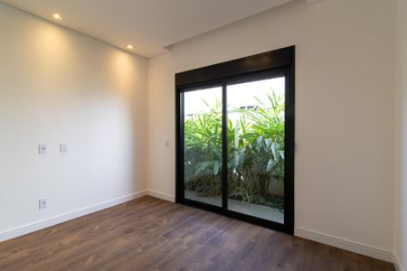 Casa de condomínio à venda com 240m², 3 quartos e 4 vagasSuíte 2