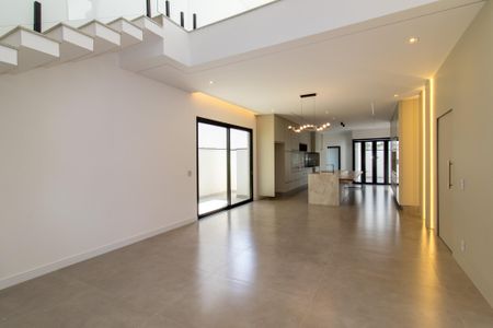 Casa de condomínio à venda com 240m², 3 quartos e 4 vagasSala