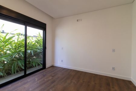 Casa de condomínio à venda com 240m², 3 quartos e 4 vagasSuíte 3