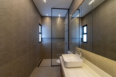 Casa de condomínio à venda com 240m², 3 quartos e 4 vagasBanheiro da Suíte 1