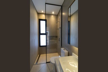 Casa de condomínio à venda com 240m², 3 quartos e 4 vagasBanheiro da Suíte 2