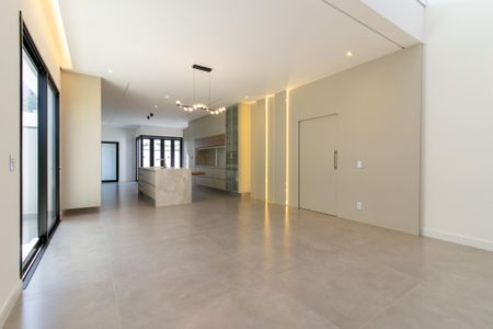 Casa de condomínio à venda com 240m², 3 quartos e 4 vagasSala