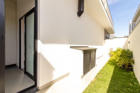 Casa de condomínio à venda com 240m², 3 quartos e 4 vagasÁrea Externa