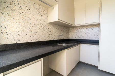 Casa de condomínio à venda com 240m², 3 quartos e 4 vagasÁrea de Serviço