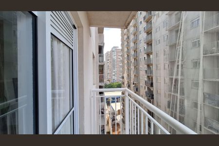 Apartamento à venda com 44m², 2 quartos e sem vaga Apartamento à venda com 44m², 2 quartos e sem vagaVaranda