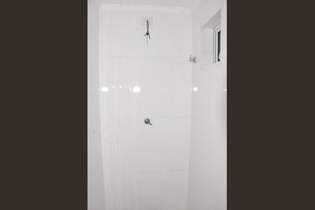 Casa à venda com 180m², 4 quartos e 4 vagasDetalhe - Banheiro na Garagem