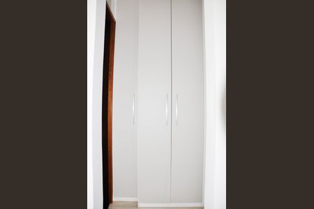 Casa à venda com 180m², 4 quartos e 4 vagasDetalhe - Closet