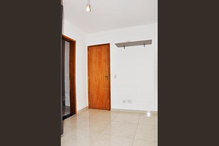 Casa à venda com 180m², 4 quartos e 4 vagasDetalhe - Quarto 02 com Suíte