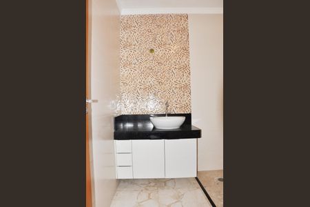 Casa à venda com 180m², 4 quartos e 4 vagasDetalhe - Suíte