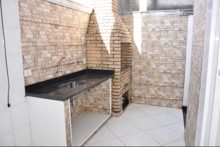 Casa à venda com 180m², 4 quartos e 4 vagasDetalhe - Churrasqueira