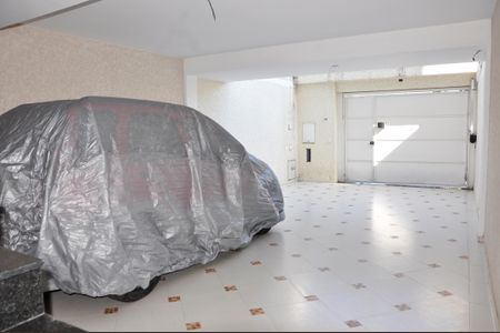 Casa à venda com 180m², 4 quartos e 4 vagasDetalhe - Garagem