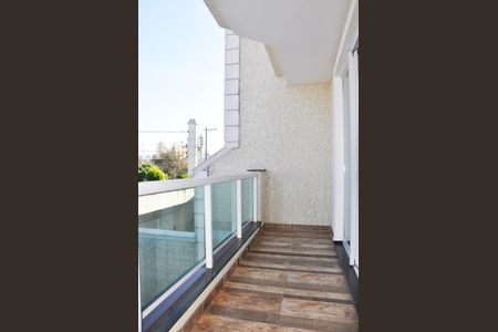 Casa à venda com 180m², 4 quartos e 4 vagasDetalhe - Varanda da Sala