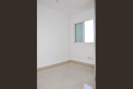 Casa à venda com 180m², 4 quartos e 4 vagasDetalhe - Quarto 03 com Suíte