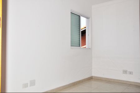 Casa à venda com 180m², 4 quartos e 4 vagasDetalhe - Quarto 02 com Suíte