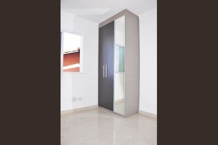 Casa à venda com 180m², 4 quartos e 4 vagasDetalhe - Quarto 03 com Suíte