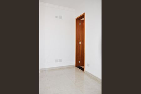 Casa à venda com 180m², 4 quartos e 4 vagasDetalhe - Quarto 03 com Suíte