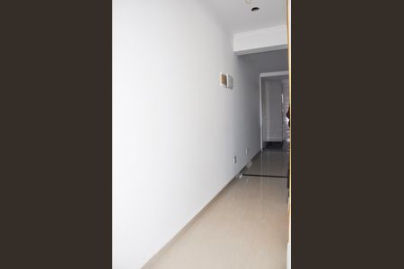 Casa à venda com 180m², 4 quartos e 4 vagasDetalhe - Corredor