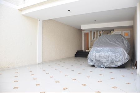 Casa à venda com 180m², 4 quartos e 4 vagasDetalhe - Garagem