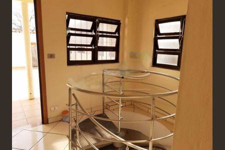 Casa à venda com 3 quartos, 130m² em Vila Brasilina, São Paulo
