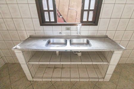 Casa para alugar com 80m², 2 quartos e sem vagaCozinha