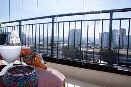 Apartamento à venda com 62m², 2 quartos e 1 vaga Apartamento à venda com 62m², 2 quartos e 1 vagaSacada/Sala