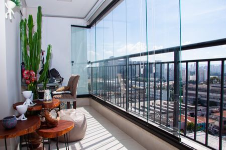Apartamento à venda com 62m², 2 quartos e 1 vaga Apartamento à venda com 62m², 2 quartos e 1 vagaSacada/Sala