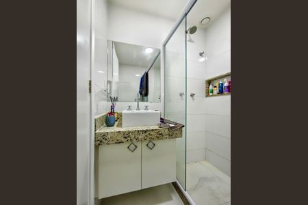 Apartamento à venda com 63m², 2 quartos e 1 vaga Apartamento à venda com 63m², 2 quartos e 1 vagaBanheiro da Suíte