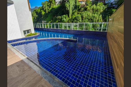 Apartamento à venda com 63m², 2 quartos e 1 vaga Apartamento à venda com 63m², 2 quartos e 1 vagaÁrea comum - Piscina