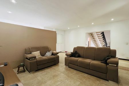 Casa para alugar com 342m², 5 quartos e 5 vagasSala