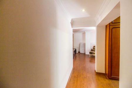 Casa de condomínio à venda com 540m², 4 quartos e 6 vagas Casa de condomínio à venda com 540m², 4 quartos e 6 vagasSuíte 4