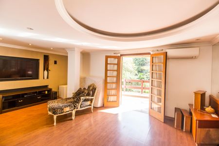 Casa de condomínio à venda com 540m², 4 quartos e 6 vagas Casa de condomínio à venda com 540m², 4 quartos e 6 vagasSuíte 4