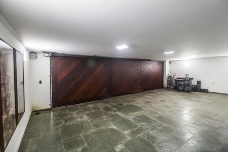 Casa de condomínio à venda com 540m², 4 quartos e 6 vagas Casa de condomínio à venda com 540m², 4 quartos e 6 vagasÁrea comum