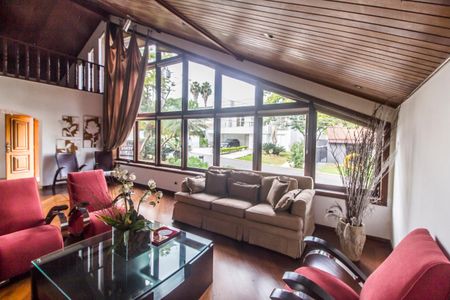 Casa de condomínio à venda com 540m², 4 quartos e 6 vagas Casa de condomínio à venda com 540m², 4 quartos e 6 vagasSala