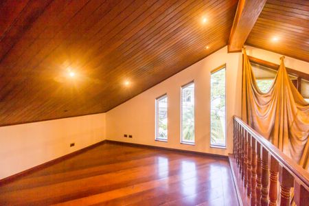 Casa de condomínio à venda com 540m², 4 quartos e 6 vagas Casa de condomínio à venda com 540m², 4 quartos e 6 vagasSala 2