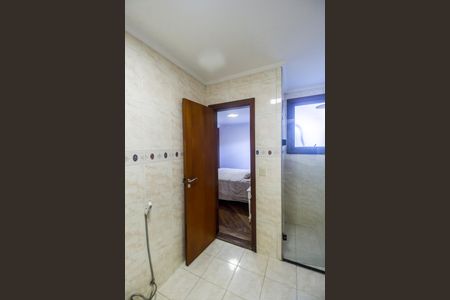 Casa de condomínio à venda com 540m², 4 quartos e 6 vagas Casa de condomínio à venda com 540m², 4 quartos e 6 vagasBanheiro da Suíte 1