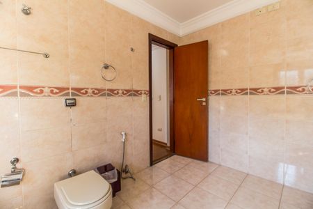 Casa de condomínio à venda com 540m², 4 quartos e 6 vagas Casa de condomínio à venda com 540m², 4 quartos e 6 vagasBanheiro da Suíte 4