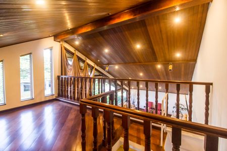 Casa de condomínio à venda com 540m², 4 quartos e 6 vagas Casa de condomínio à venda com 540m², 4 quartos e 6 vagasSala 2