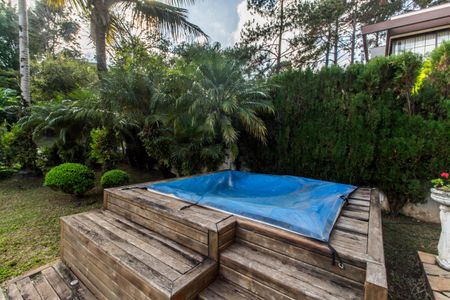 Casa de condomínio à venda com 540m², 4 quartos e 6 vagas Casa de condomínio à venda com 540m², 4 quartos e 6 vagasÁrea comum