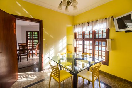 Casa de condomínio à venda com 540m², 4 quartos e 6 vagas Casa de condomínio à venda com 540m², 4 quartos e 6 vagasCopa