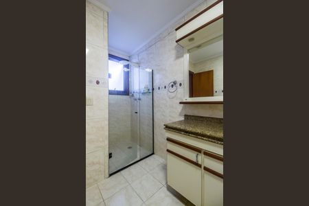 Casa de condomínio à venda com 540m², 4 quartos e 6 vagas Casa de condomínio à venda com 540m², 4 quartos e 6 vagasBanheiro da Suíte 1