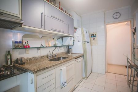 Apartamento à venda com 113m², 3 quartos e 3 vagas Apartamento à venda com 113m², 3 quartos e 3 vagasCozinha