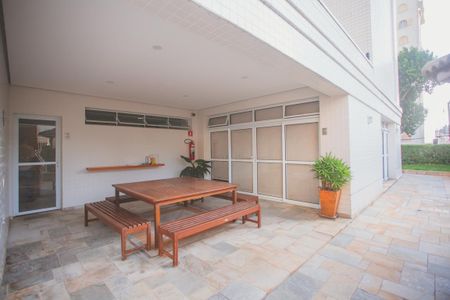 Apartamento à venda com 113m², 3 quartos e 3 vagas Apartamento à venda com 113m², 3 quartos e 3 vagasÁrea comum - Churrasqueira