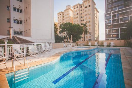 Apartamento à venda com 113m², 3 quartos e 3 vagas Apartamento à venda com 113m², 3 quartos e 3 vagasÁrea comum - Piscina