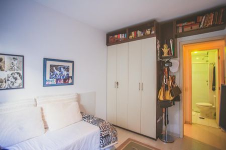 Apartamento à venda com 113m², 3 quartos e 3 vagas Apartamento à venda com 113m², 3 quartos e 3 vagasQuarto 1