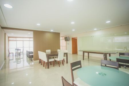 Apartamento à venda com 113m², 3 quartos e 3 vagas Apartamento à venda com 113m², 3 quartos e 3 vagasÁrea comum - Salão de festas