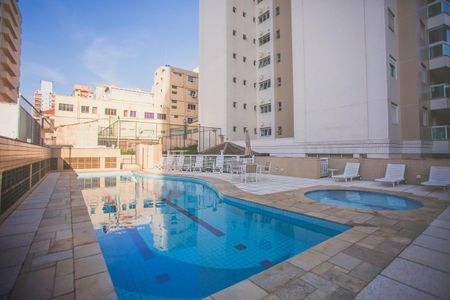 Apartamento à venda com 113m², 3 quartos e 3 vagas Apartamento à venda com 113m², 3 quartos e 3 vagasÁrea comum - Piscina